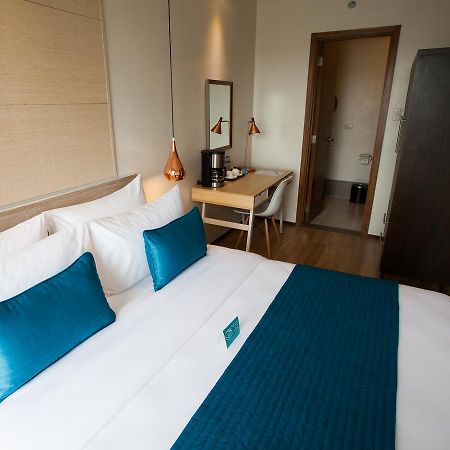 The Cirque Serviced Residences Quezon City Bagian luar foto