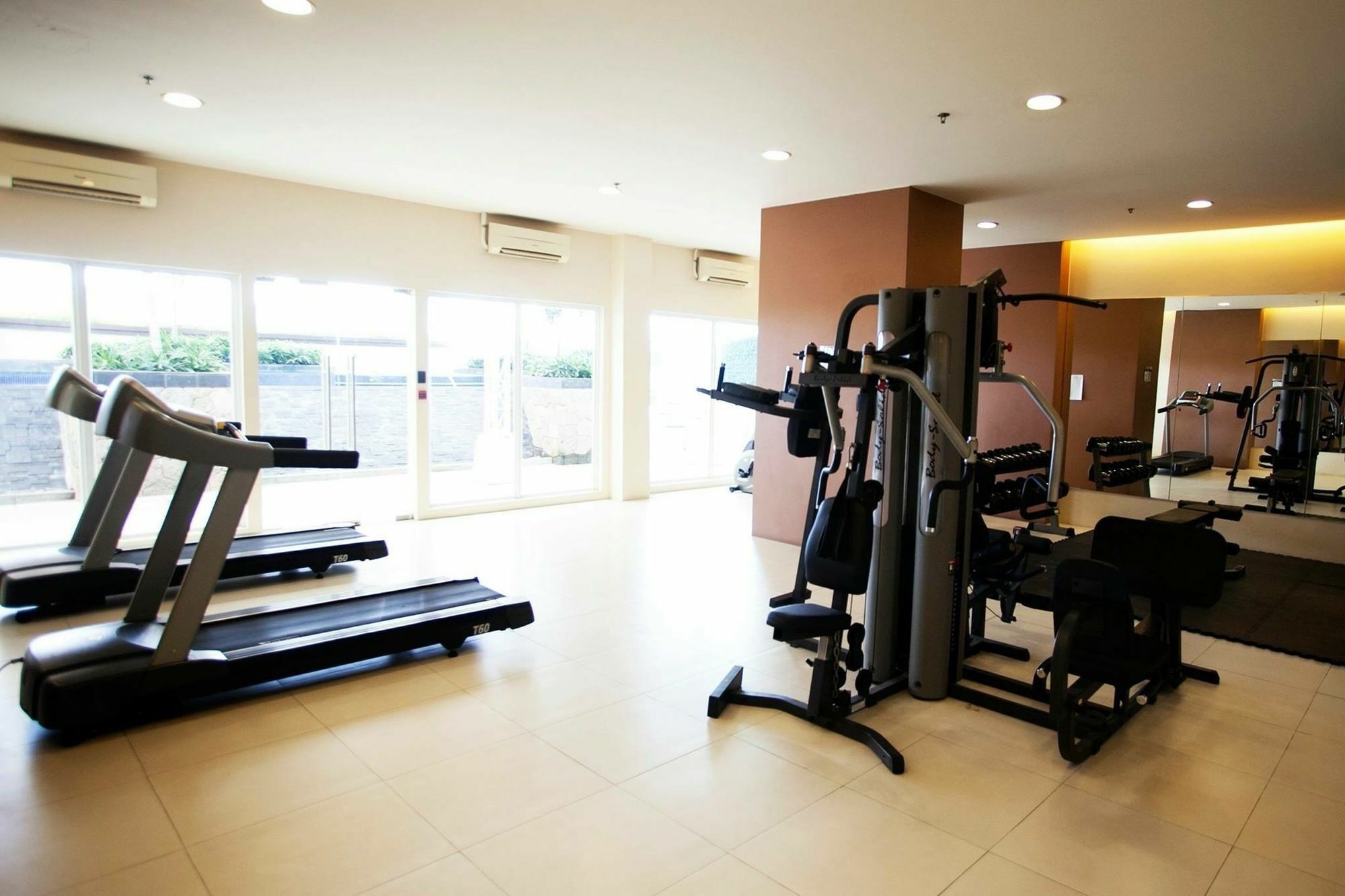 The Cirque Serviced Residences Quezon City Bagian luar foto