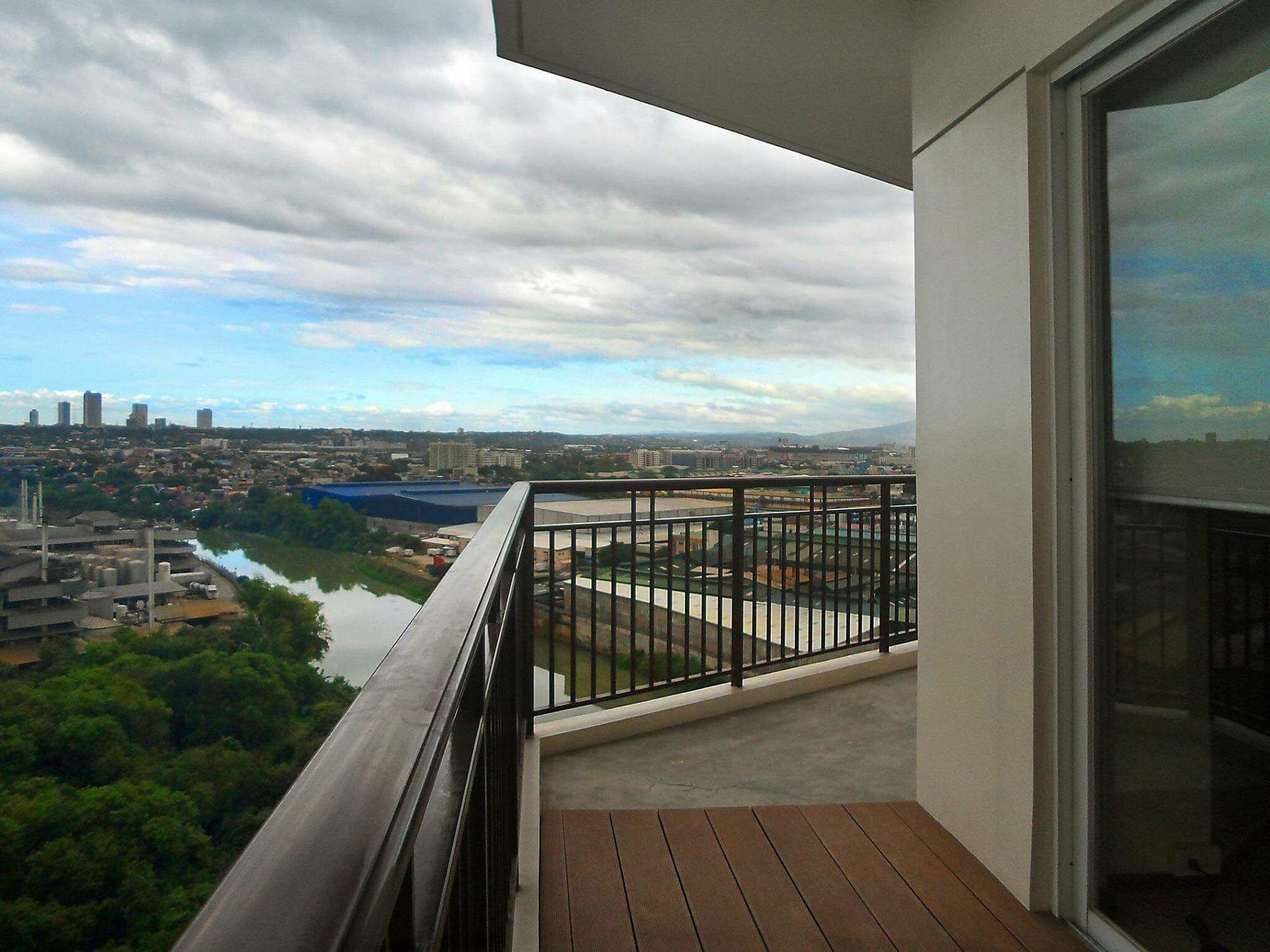 The Cirque Serviced Residences Quezon City Bagian luar foto