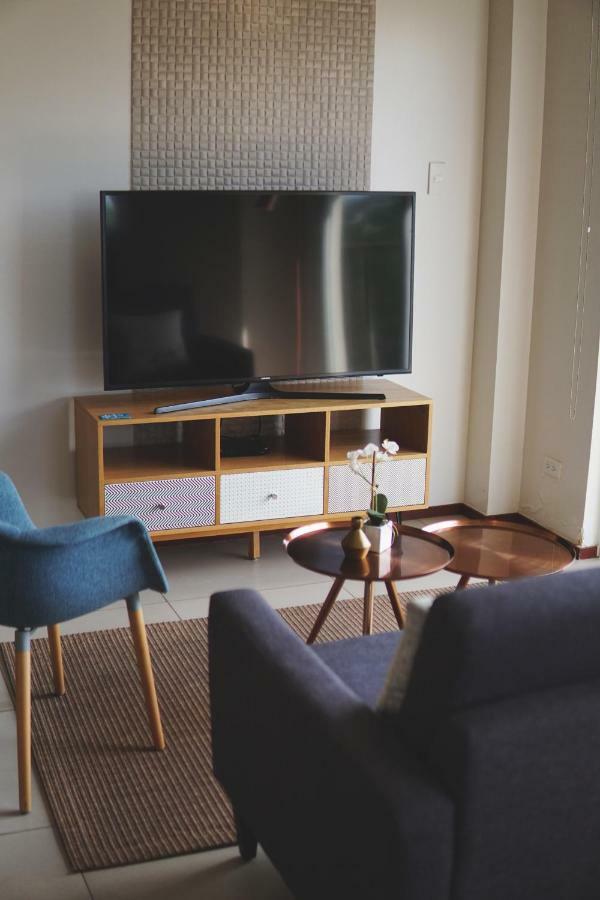 The Cirque Serviced Residences Quezon City Bagian luar foto