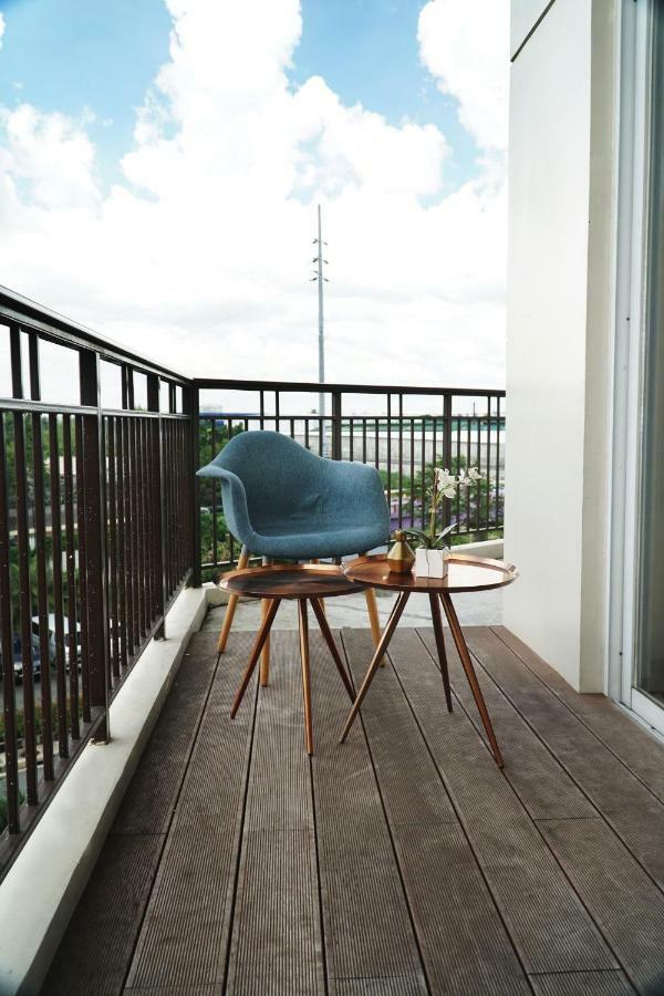 The Cirque Serviced Residences Quezon City Bagian luar foto